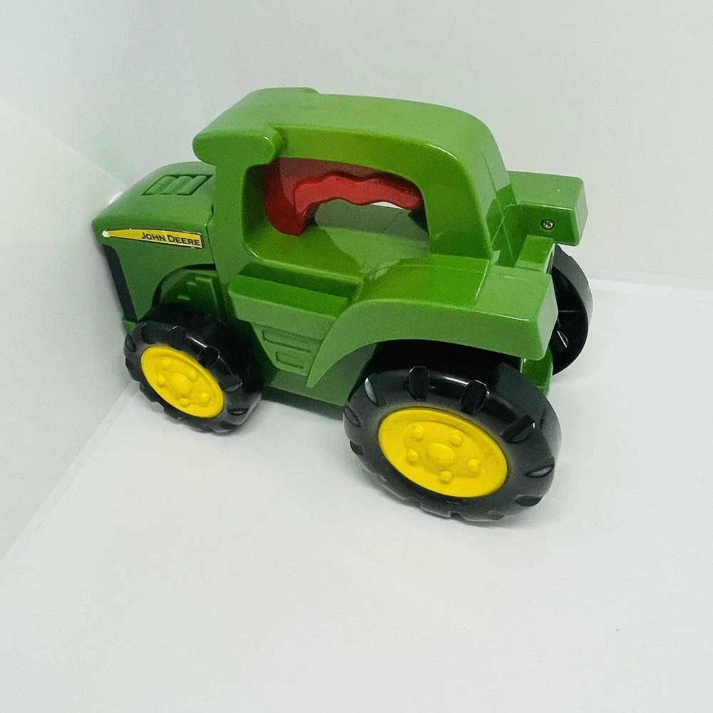 Learning Curve‎ John Deere Green Flashlight Toy Light Sounds Pop Up Hood Rolling